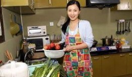 娱乐吃瓜酱小时候的保姆,娱乐吃瓜酱童年趣事