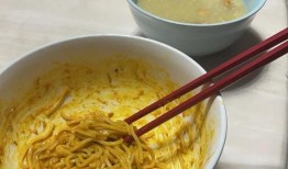 蟹黄拌面爆料怎么做视频,美味家常面食轻松学