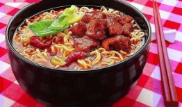泡椒泡面爆料视频播放,带你领略泡面新吃法，观看人数突破百万！